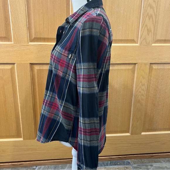 Vans Flannel Button Up Shirt Womens Medium Plaid Cotton Long Sleeve Collared - Picture 3 of 9